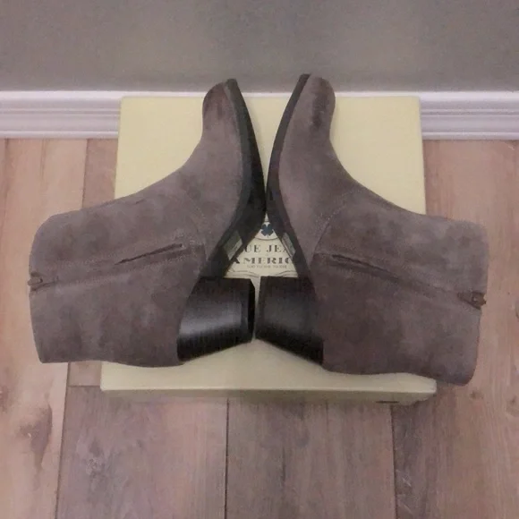 LuckyBrand Tablita SUEDE GREY BOOTS 2.5”Heels Side Zip NWB - Picture 6 of 8
